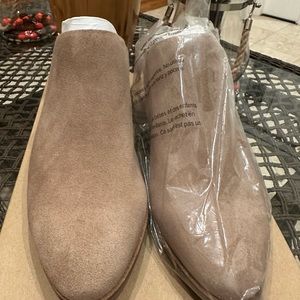 Lucky brand 7.5 slip on suede  brown  shoes